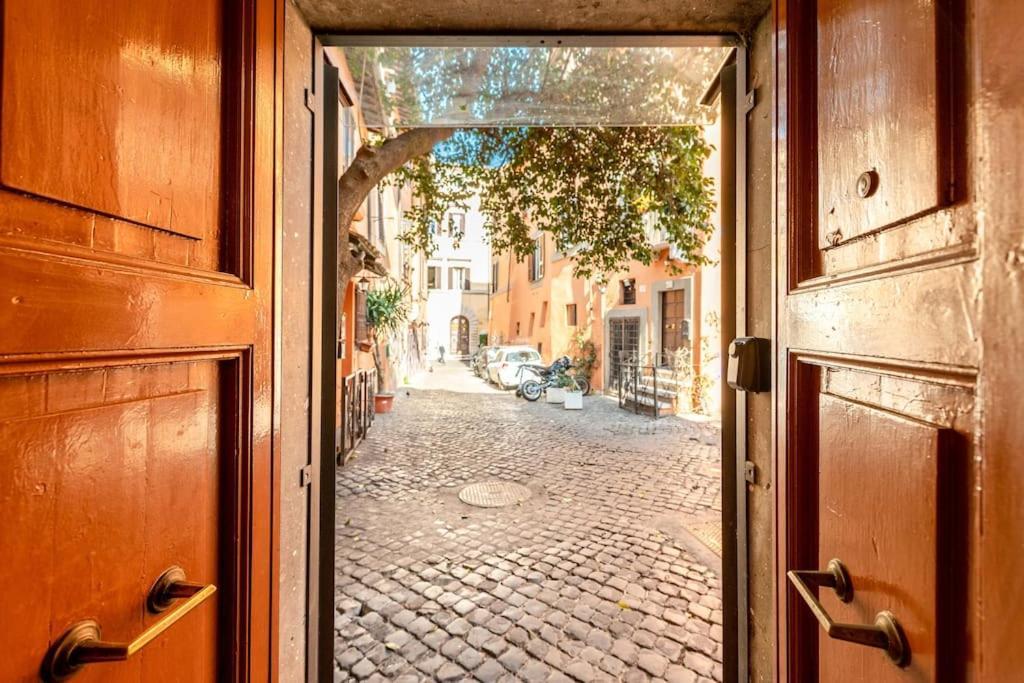 Old Trastevere Studio Rome Exterior photo